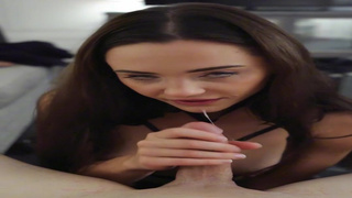 Начальницу очень уважаю, ебу её так, что она сквиртом кончает ??