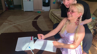 Молодую, наивную одногруппницу легко развести на секс, когда она у тебя дома
