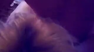 Зашел в комнату, а там мать голая лежит...